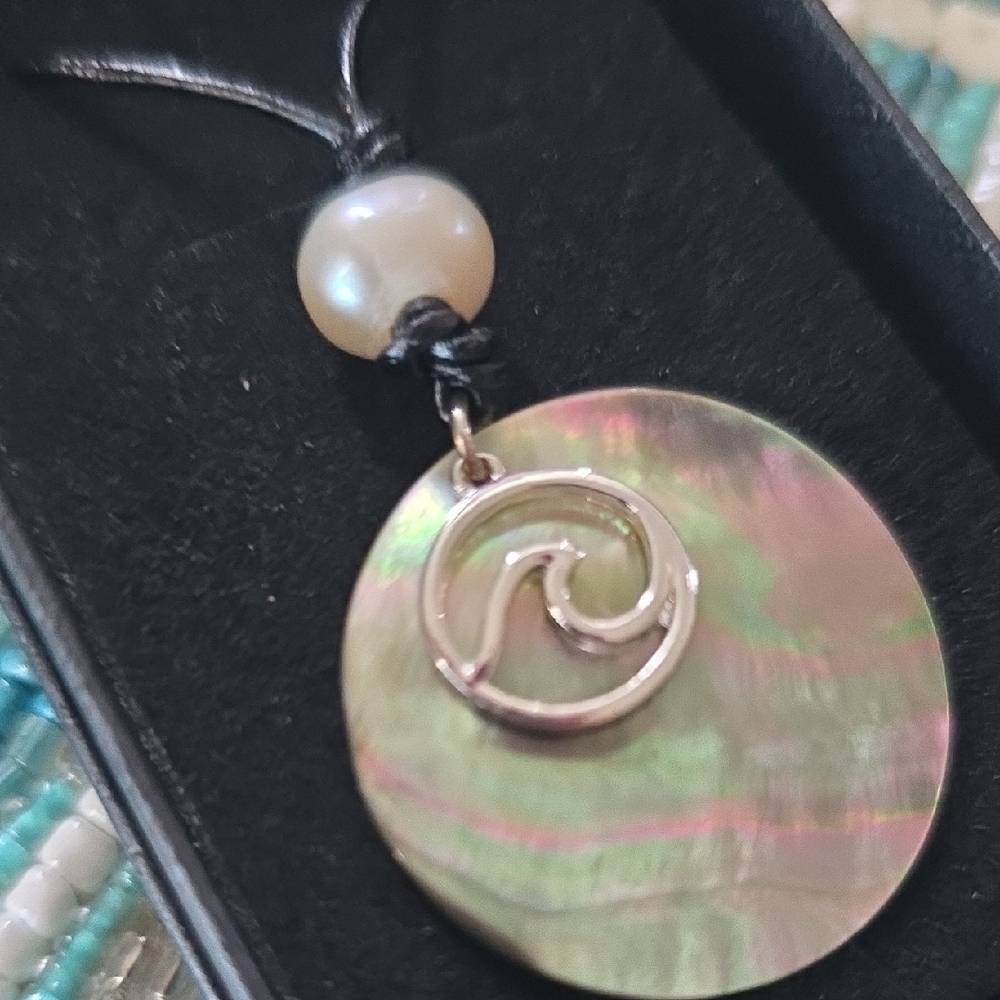 Mother Pearl And Silver Wave Chams Design Necklace with Iridescent Pendant - Picture 2 of 7